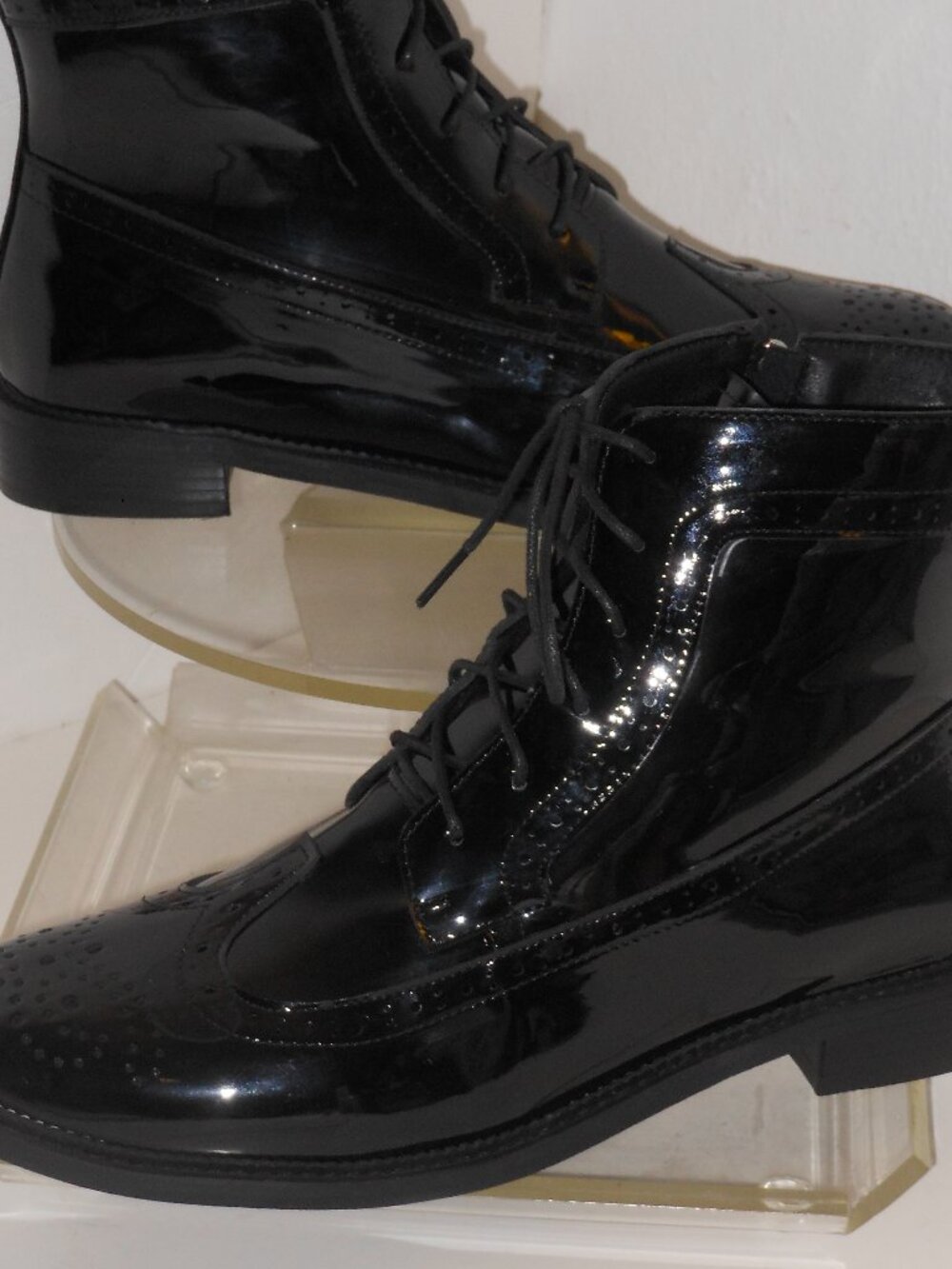 NuCOLLECTIONS BLACK PATENT LEATHER ANKLE BOOTS SIZE 11 MEDIUM